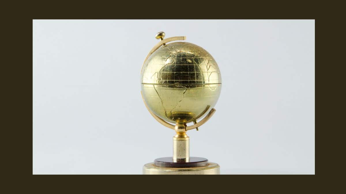 Symbolic image of 81st Golden Globe Awards